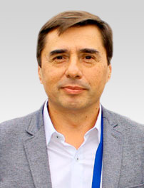 Dr. Raúl Araya